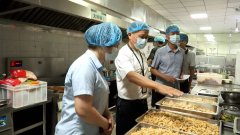 云霄县多部分结合开展秋季校园食物平安和炊事